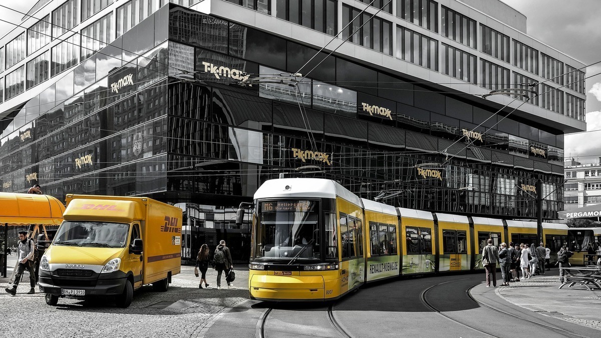 Mobilität & Verkehr in Rüsselsheim am Main – Anbindung, Parken und ÖPNV im Überblick